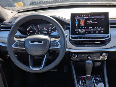 Used 2024 Jeep Compass Limited w/ Mopar Graphics Package AWD/4WD image 18