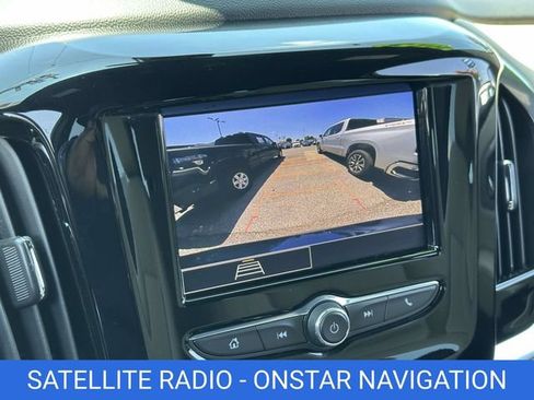 Used 2023 Chevrolet Traverse LS FWD image 4