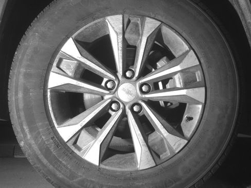 Used 2025 Chevrolet Equinox LT FWD image 13