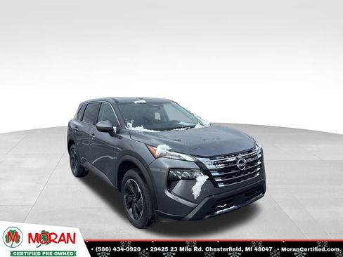 Used 2024 Nissan Rogue SV image 7