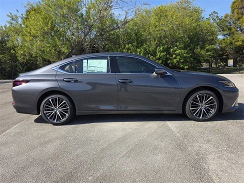 New 2025 Lexus ES 350 w/ Premium Package image 2