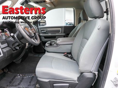 Used 2019 RAM 1500 Classic SLT image 14