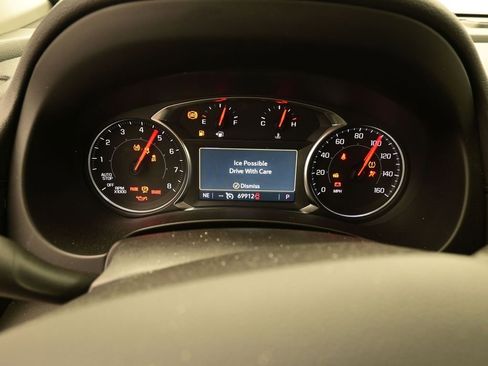 Used 2024 GMC Terrain SLT image 18