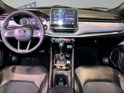 Used 2024 Jeep Compass Latitude AWD/4WD image 8