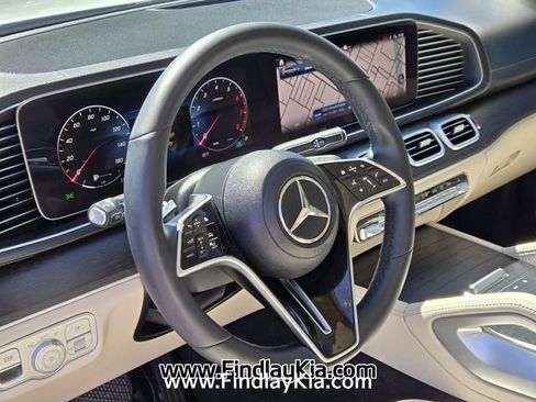 Used 2024 Mercedes-Benz GLS 450 4MATIC image 25