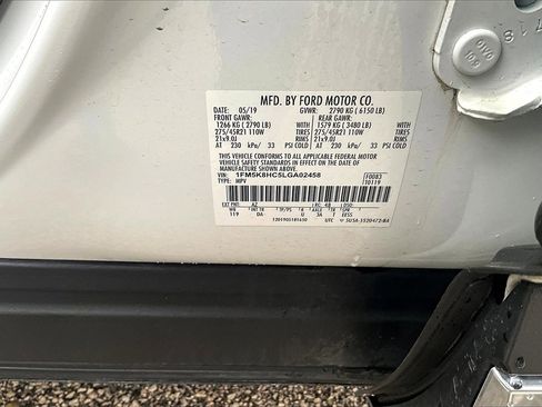 Used 2020 Ford Explorer Platinum w/ Premium Technology Package image 19