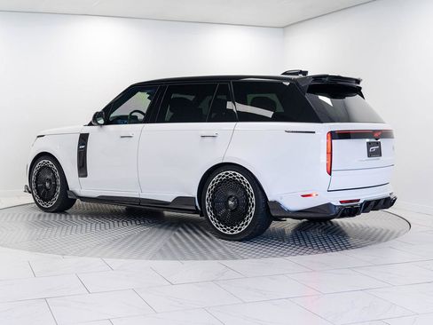 Used 2023 Land Rover Range Rover SV AWD/4WD image 2