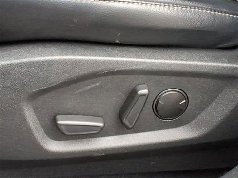 Used 2024 Ford Edge SEL image 9