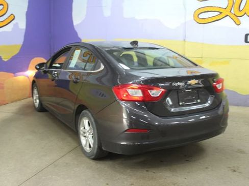 Used 2016 Chevrolet Cruze LT w/ LT Convenience Package FWD image 6