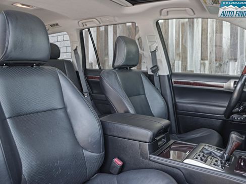 Used 2016 Lexus GX 460 Luxury w/ Preferred Accessory Package AWD/4WD image 22