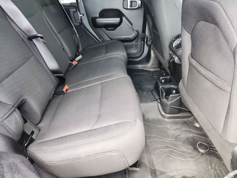 Used 2019 Jeep Wrangler Unlimited Sport S AWD/4WD image 25