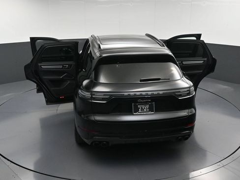 Certified 2023 Porsche Cayenne Platinum Edition AWD/4WD image 34