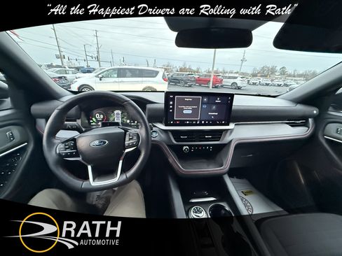 Used 2025 Ford Explorer ST-Line image 15