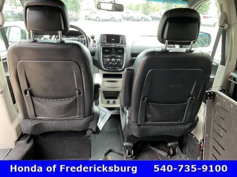 Used 2017 Dodge Grand Caravan SXT FWD image 43