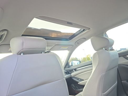 Used 2019 Honda Accord Touring image 28