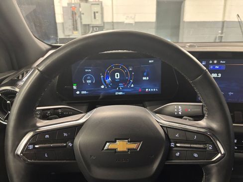 Used 2025 Chevrolet Equinox LT FWD image 29