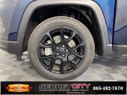 New 2026 Jeep Compass Latitude image 9