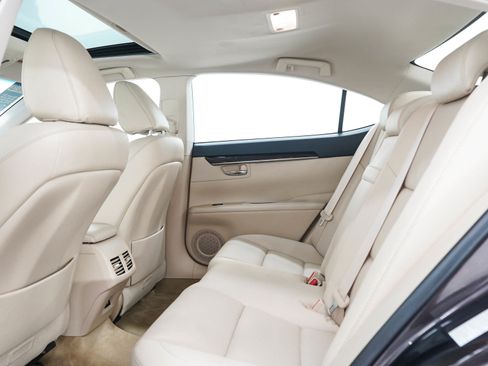 Used 2015 Lexus ES 350 w/ Premium Package FWD image 13