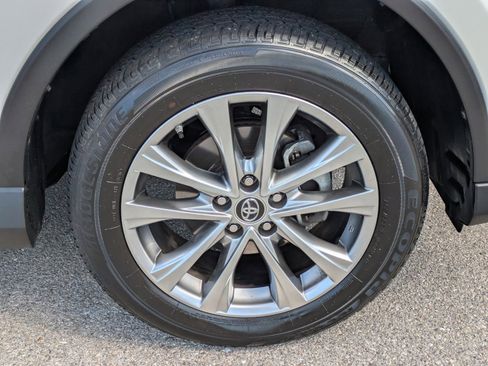 Used 2017 Toyota RAV4 Limited FWD image 9
