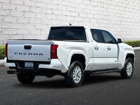 Used 2025 Toyota Tacoma SR5 AWD/4WD image 4