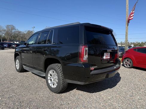 Used 2017 GMC Yukon SLT image 5