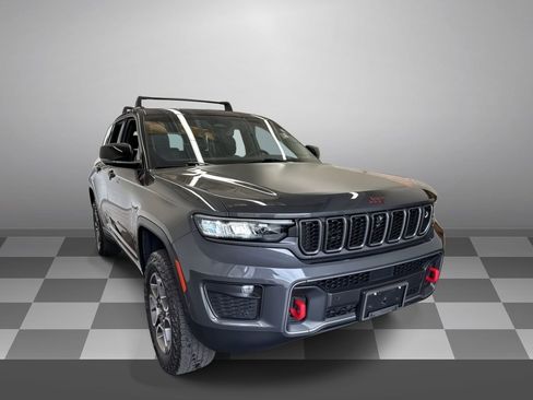 Used 2022 Jeep Grand Cherokee Trailhawk w/ ADV Protech Group II AWD/4WD image 2