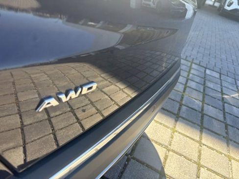 Certified 2025 Cadillac XT5 Premium Luxury image 8