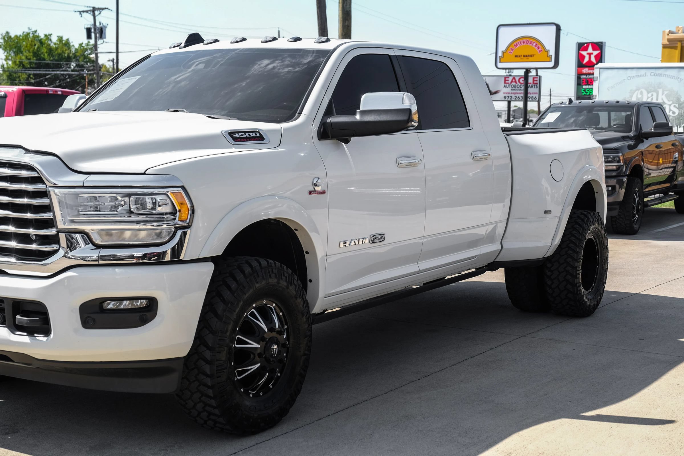 Used 2022 RAM 3500 Limited AWD/4WD image 12