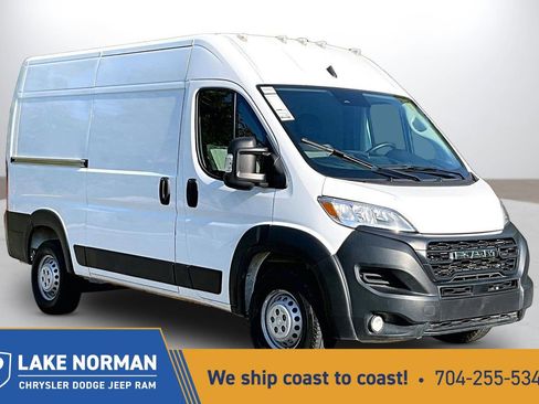 Used 2024 RAM ProMaster 2500 w/ Convenience Group FWD image 1