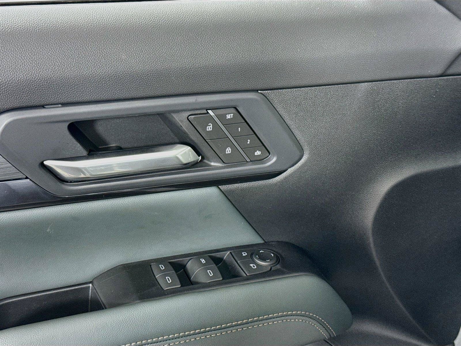 New 2027 GMC Terrain AT4 w/ Convenience Package III AWD/4WD image 12
