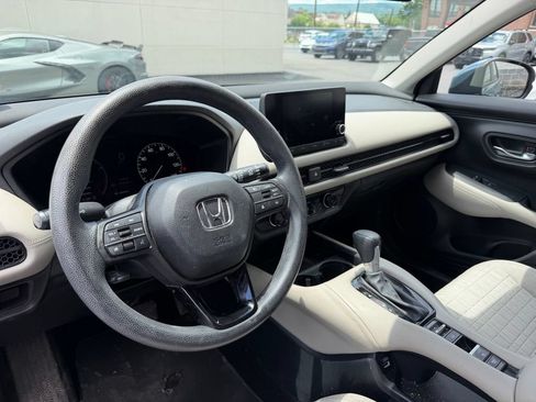 Used 2023 Honda HR-V LX image 5