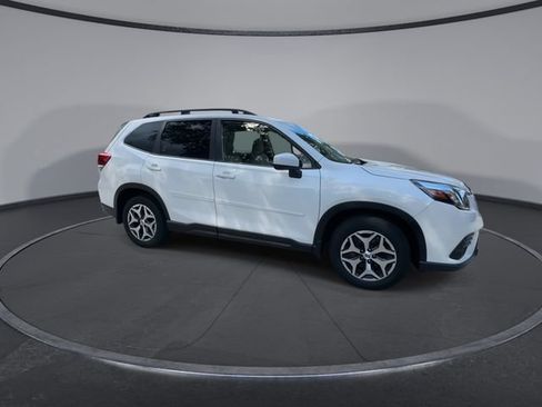 Certified 2024 Subaru Forester Premium AWD/4WD image 9