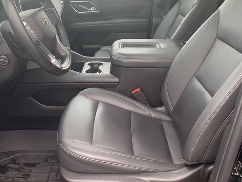 Used 2024 Chevrolet Suburban Z71 w/ Luxury Package AWD/4WD image 23