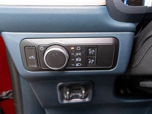 Used 2025 Ford Maverick Lariat w/ 4K Tow Package image 34