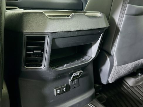 Used 2024 Toyota Tundra Limited image 28