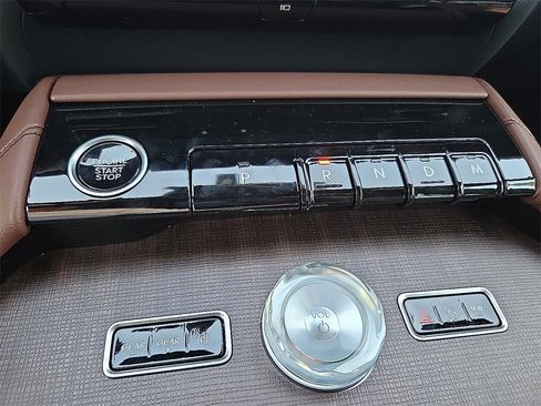 New 2025 Lincoln Navigator Reserve image 17