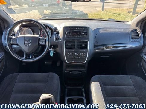 Used 2016 Dodge Grand Caravan SE image 15