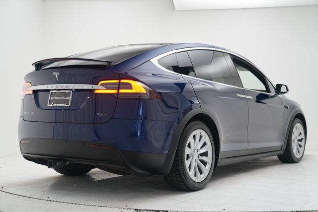 Used 2018 Tesla Model X 75D AWD/4WD image 3