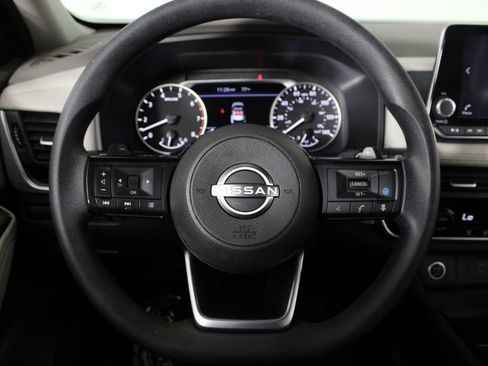 Certified 2023 Nissan Rogue SV FWD image 10