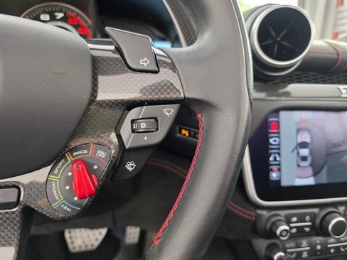 Used 2022 Ferrari Portofino M RWD image 19