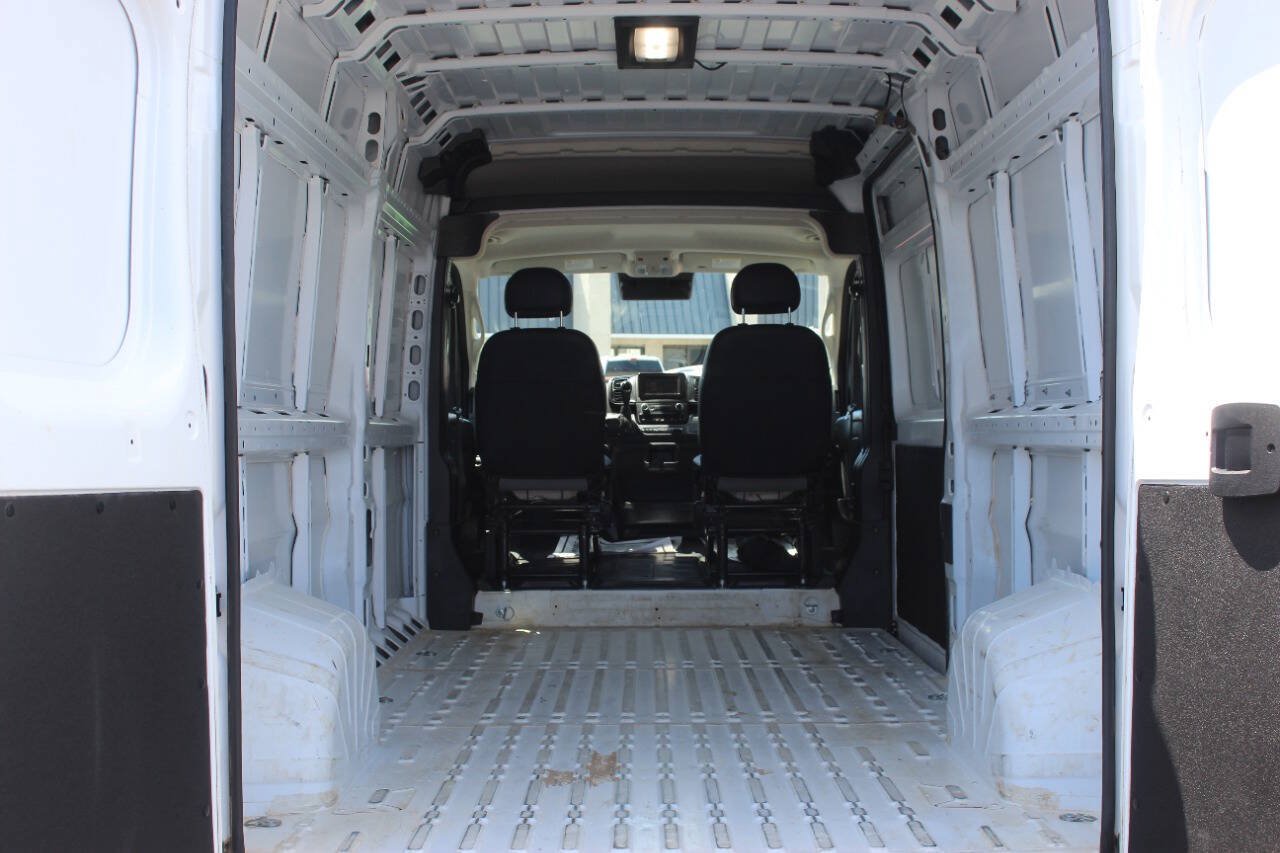 Used 2025 RAM ProMaster 2500 w/ Convenience Group FWD image 14