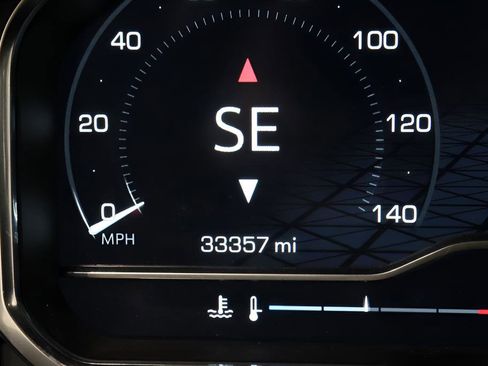 Used 2024 GMC Sierra 3500 Denali Ultimate AWD/4WD image 16