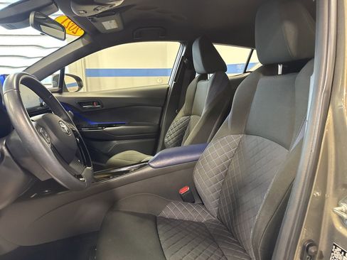 Used 2021 Toyota C-HR XLE image 22