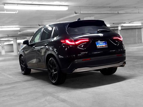 Certified 2025 Honda HR-V Sport image 5