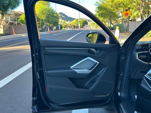 Used 2022 Audi Q3 2.0T Premium w/ Convenience Package image 40