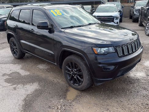 Used 2018 Jeep Grand Cherokee Altitude AWD/4WD image 2