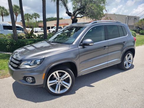 Used 2014 Volkswagen Tiguan R-Line image 9