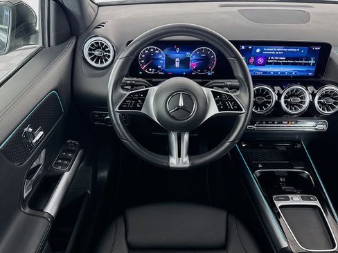 Used 2025 Mercedes-Benz GLA 250 image 16