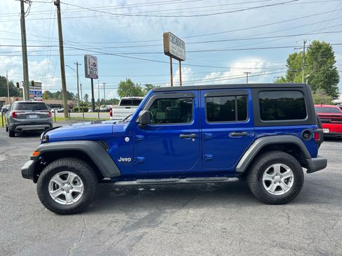 Used 2020 Jeep Wrangler Unlimited Sport S AWD/4WD image 3