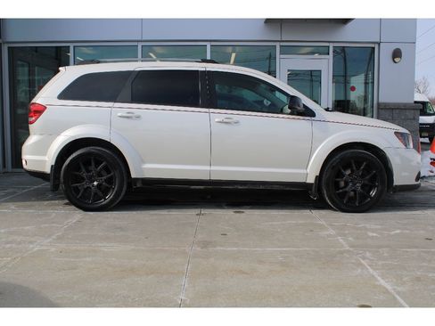 Used 2017 Dodge Journey SXT w/ Blacktop Package image 3